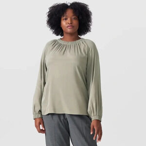 Universal Standard Patricia Long Sleeve Gathered Neck Blouse in Sage XL= 26-28